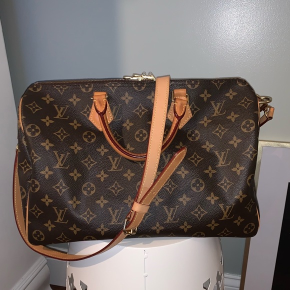 Louis Vuitton Handbags - Authentic Louis Vuitton Speedy B 35 SALE 💕